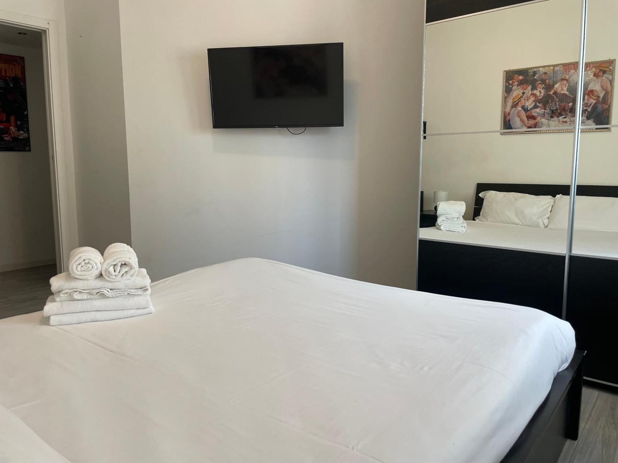 Gardone - Ampio Con 2 Da Letto - Comodo Per Duomo! Appartement Milaan
